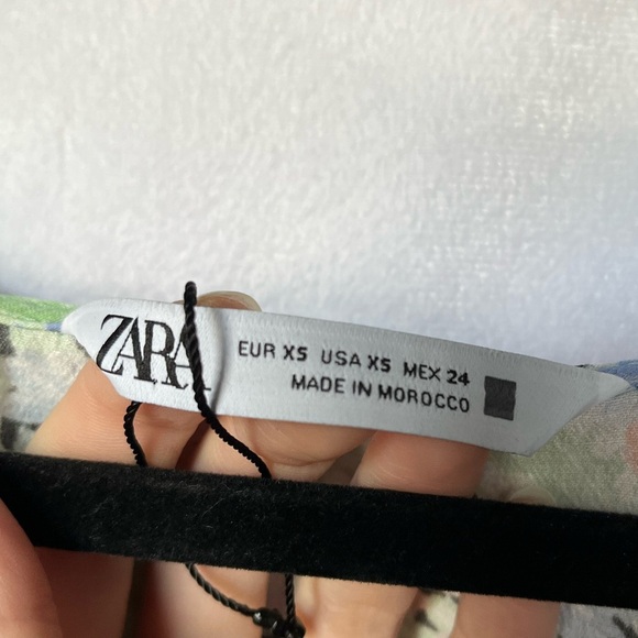 Zara NWOT Floral Cottagecore Smocked Top - Picture 3 of 4